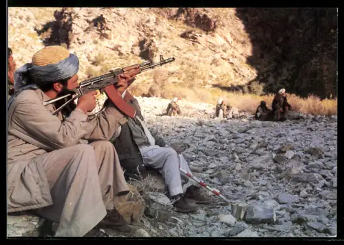 AK Afghanische Modjaheddin bereiten sich auf den Kampf vor, Bundeswehr in Afghanistan