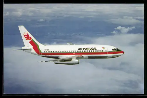 AK Boeing 737 der Air Portugal über den Wolken