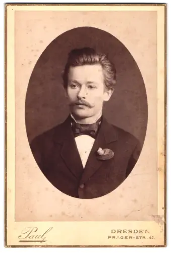 Fotografie Paul, Dresden, Prager-Str. 47, Porträt eines eleganten Herrn