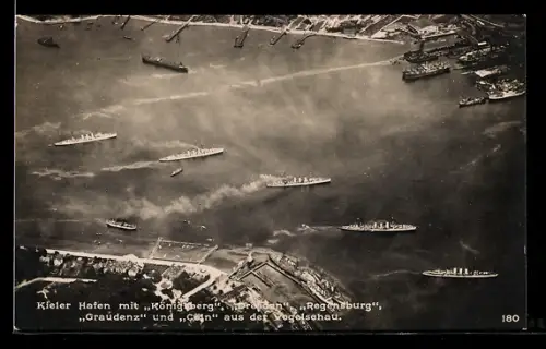 AK Kiel, Hafen mit den Kriegsschiffen Königsberg, Dresden, Regensburg, Graudenz und Cöln aus der Vogelschau