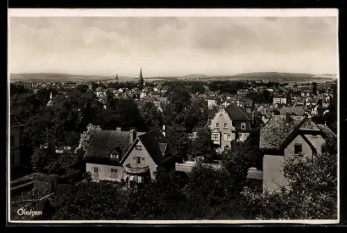 AK Giessen, Stadtansicht mit Wohnhäusern und Kirche