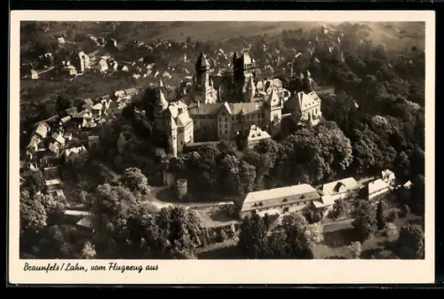 AK Braunfels /Lahn, Schloss Braunfels, Luftaufnahme