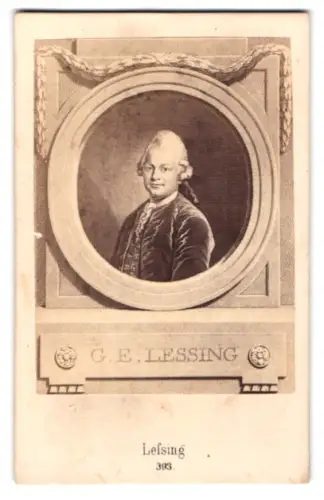 Fotografie G. E. Lessing im Portrait mit Lorbeergirlande