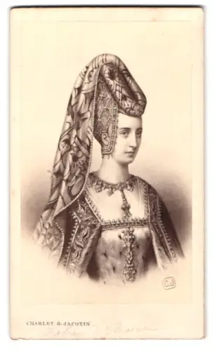 Fotografie Charlet & Jacotin, Paris, 37 Bvd. de Strasbourg, Infantin Isabel de Portugal mit Kopfschmuck