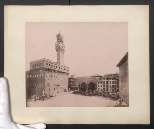 Fotografie unbekannter Fotograf, Ansicht Florenz, Palazzo Vecchio, Loggia dei Lari, Grossformat 29 x 36cm