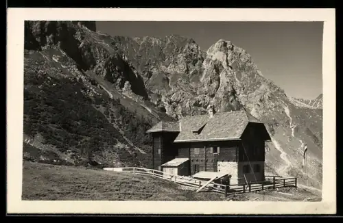 AK Hochweisssteinhaus, Ansicht mit Bergwand u. Gipfel