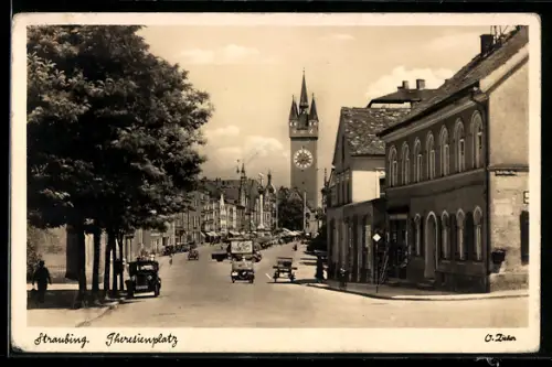 AK Straubing, Theresienplatz mit Blick auf den Stadtturm