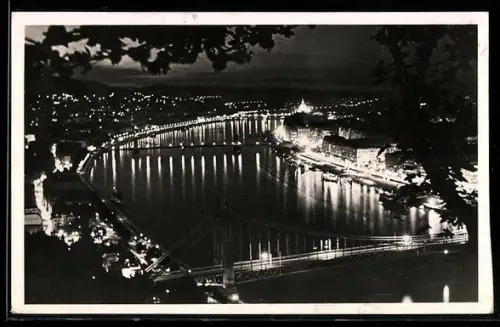 AK Budapest, Panorama mit Abendbeleuchtung