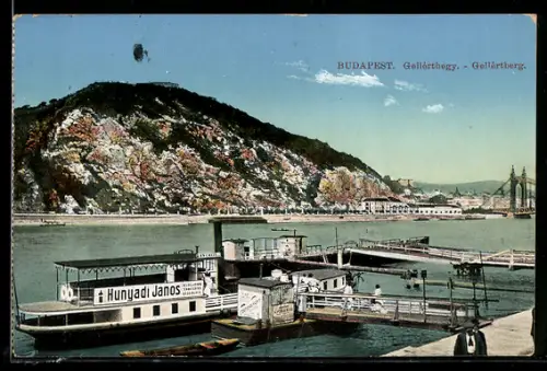 AK Budapest, Gellértberg und Dampfer an der Anlegebrücke