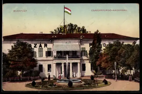 AK Budapest, Kaiserbad mit Besuchern