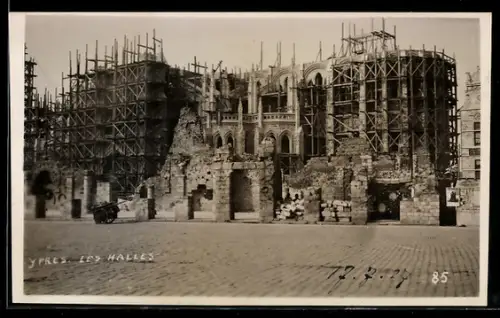 Foto-AK Ypres, Les Halles