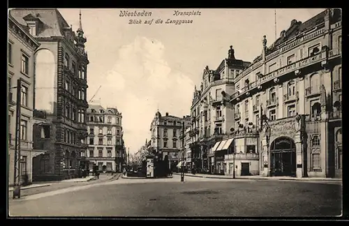 AK Wiesbaden, Kranzplatz mit Palast-Hotel und Strasse Langgasse