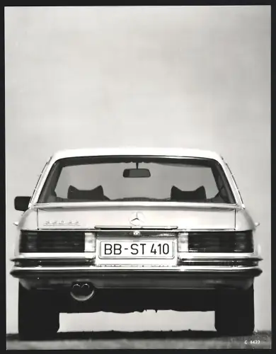 Fotografie Auto Mercedes Benz S-Klasse, Kfz-Heckansicht mit Kennzeichen Böblingen, Werkfoto