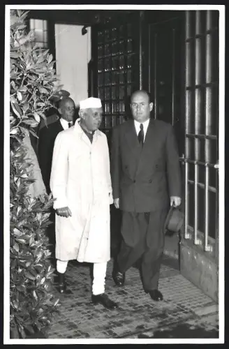 Fotografie Rupert Schleiss, Salzburg, Ansicht Salzburg, Premierminister von Indien Jawaharlal Nehru auf Staatsbesuch