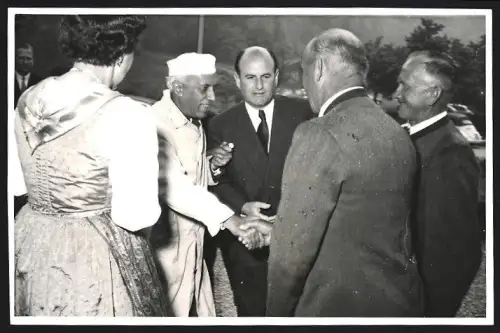 Fotografie Rupert Schleiss, Salzburg, Ansicht Salzburg, Staatsbesuch Premierminister von Indien Jawaharlal Nehru