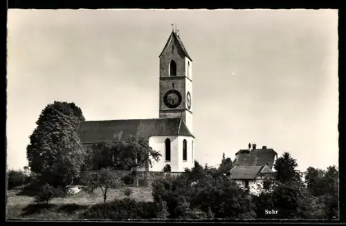 AK Suhr, Kirche mit Turm und Häusern