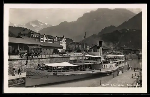 AK Interlaken, Raddampfer Blümlisalp liegt im Hafen an