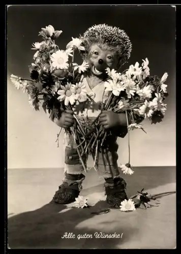 AK Mecki mit Blumensträussen in den Händen