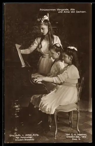 AK Prinzessinnen Margarete, Alix u. Anna von Sachsen spielen Klavier