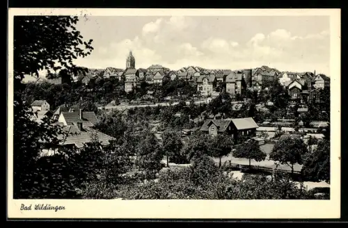 AK Bad Wildungen, Teilansicht des Ortes mit Kirchturm