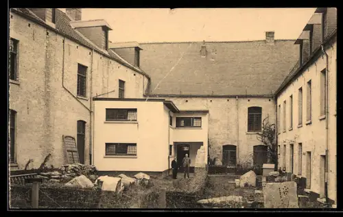 AK Bruxelles, Abbaye de la Cambre, La Cour intérieure de l`Institut des Arts décoratifs
