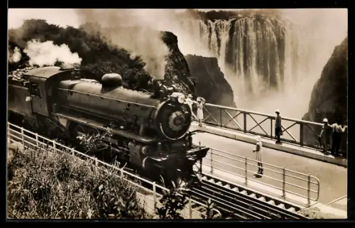 AK Rhodesia, Railways train crossing the Victoria Falls Bridge, Eisenbahn