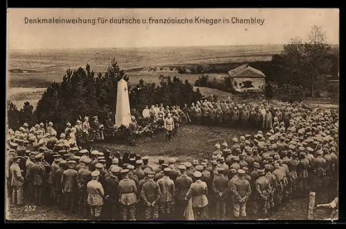 AK Chambley, Denkmaleinweihung für deutsche und französische Krieger, Soldaten