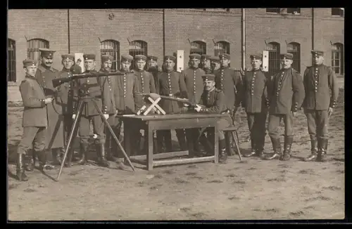 AK Soldaten bei Schiessübungen mit dem Gewehr
