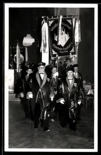 Foto-AK Frankfurt a. M., Schausteller-Kegelclub von 1938, Festveranstaltung