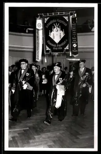Foto-AK Frankfurt a. M., Schausteller-Kegelclub von 1938, Festveranstaltung