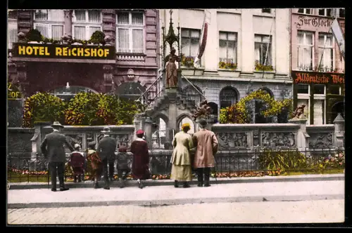 AK Köln, Hotel Reichshof mit Heinzelmännchenbrunnen