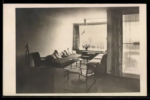 AK Stuttgart, Werkbund-Ausstellung Die Wohnung 1927, Wohnzimmer mit Sofa, Bauhaus