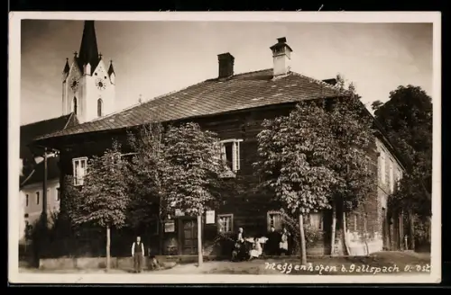 AK Meggenhofen /Gallspach, Ortspartie an der Kirche