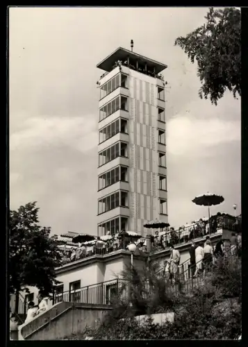 AK Berlin-Köpenick, HO-Gaststätte Müggelturm und Aufblick zum Turm