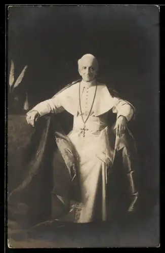 AK Papst Leo XIII. in Robe mit Kreuzkette