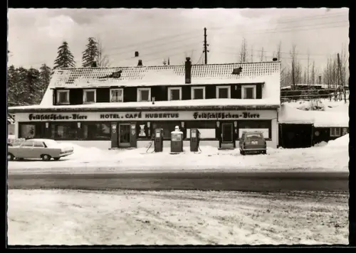 AK Torfhaus /Oberharz, Hotel Café Hubertus, Inh. Heinz Schäfer, Tankstelle, Winteransicht