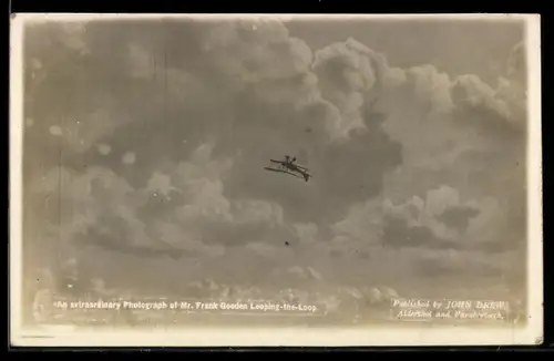 Foto-AK Mr. Frank Gooden looping-the-loop, Flugzeug