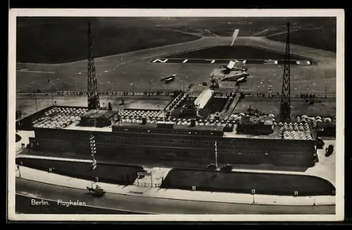 AK Berlin, Blick auf den Flughafen vom Flugzeug aus