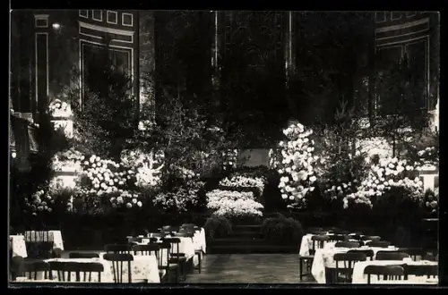 AK Wiesbaden, Kurhaus, Blumenausstellung Im Reich der Chrysantheme 18.-24. Nov, Tische, Blumen