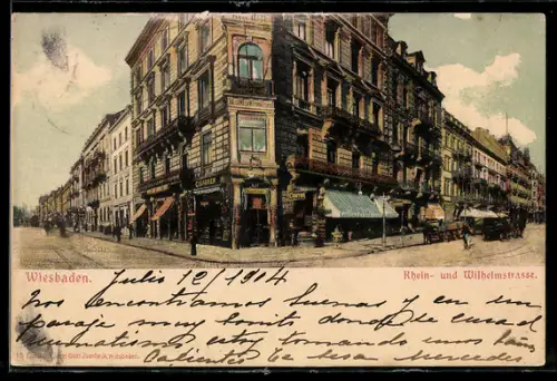 AK Wiesbaden, Rhein- und Wilhelmstrasse, Strassenszene mit Geschäften und Cafés