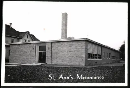 Fotografie unbekannter Fotograf, Ansicht Menominee / Michigan, St. Ann's Catholic Church