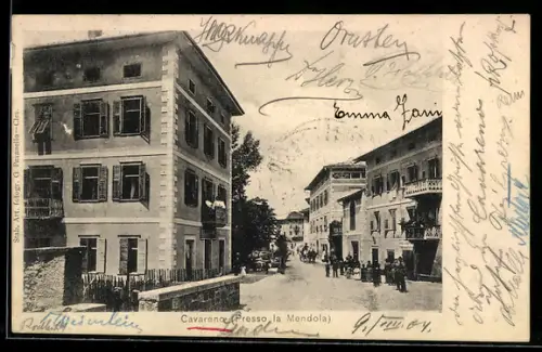 AK Cavareno /la Mendola, Veduta del centro con edifici storici e strada principale