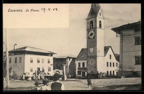 AK Cavareno, La Piazza con torre dell`orologio e case circostanti