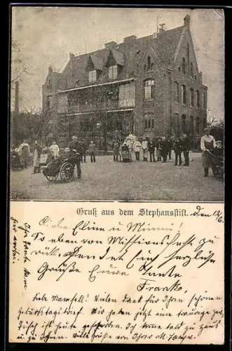 AK Hannover, Stephanstift in der Aussenansicht mit Passanten