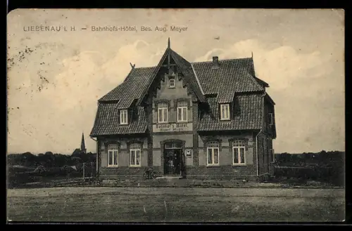 AK Liebenau i. H., Bahnhofs-Hotel, Bes. Aug. Meyer, Aussenansicht