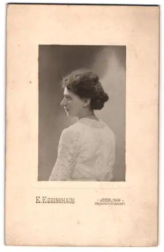 Fotografie E. Ebbinghaus, Iserlohn, Hagenerstrasse 61, Porträt einer Frau im Profil