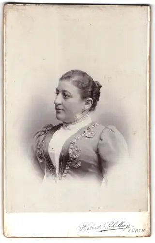 Fotografie Hubert Schilling, Fürth, Karolinenstr. 14, Damenporträt im Profil