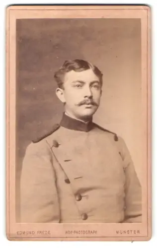 Fotografie Edmund Frede, Münster, Neubrückenstr. 6, Portrait Förster /Forstbeamter in Uniform