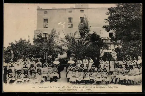 AK La Junquera, Pensionnat de l`Immaculée-Conception de Béziers, Facade Intérieure, Le Jardin