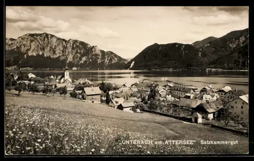 AK Unterach am Attersee, Panorama mit Ort, Kirche und See